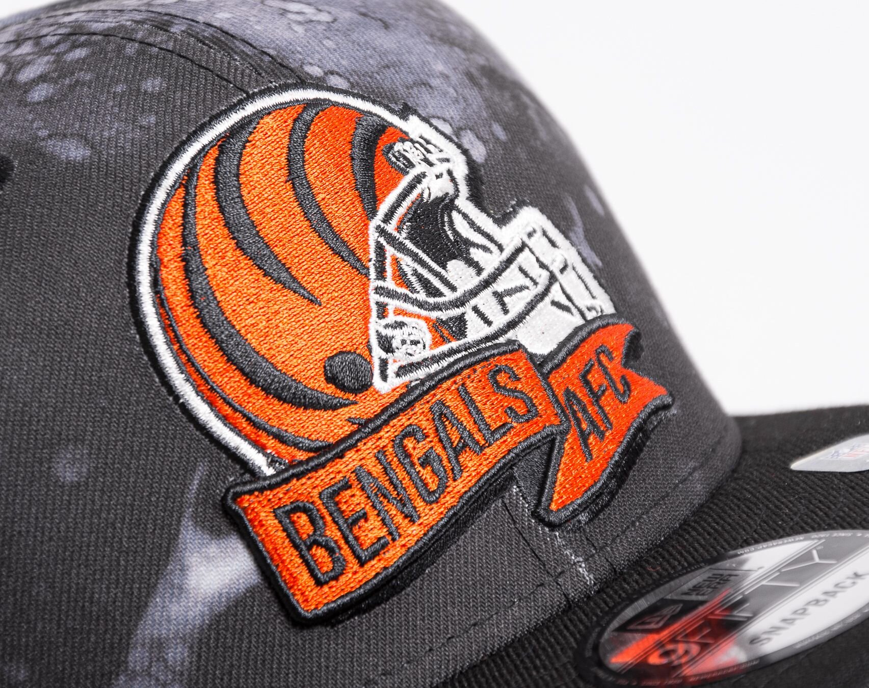 Cincinnati Bengals New Era 2022 Sideline 9FIFTY Ink Dye Snapback Hat