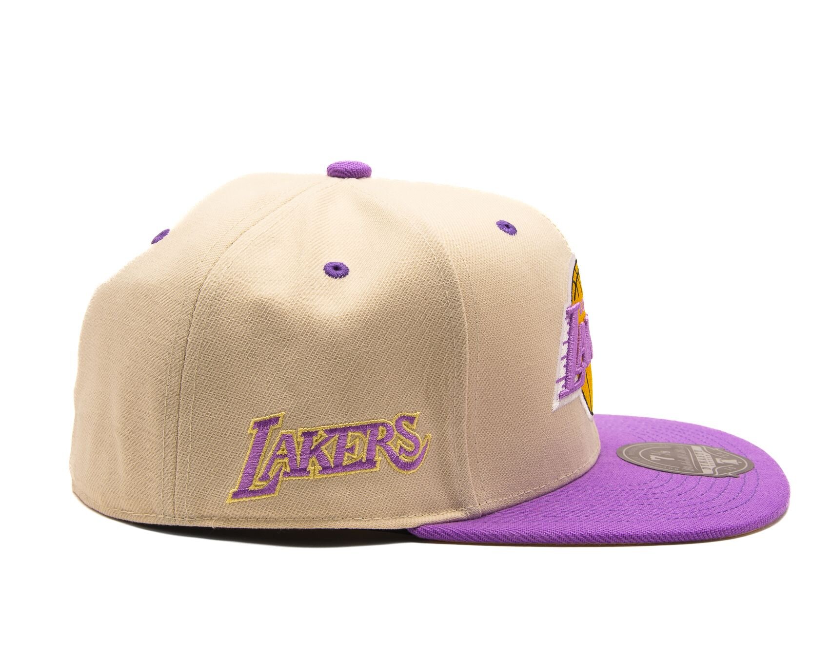 Hop on Fitted Los Angeles Lakers