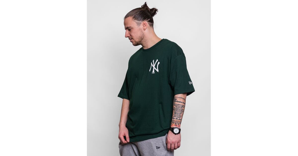 New Era MLB BIG LOGO OVERSIZED TEE NEW YORK YANKEES - Triko s potiskem -  beige/špinavě bílá 