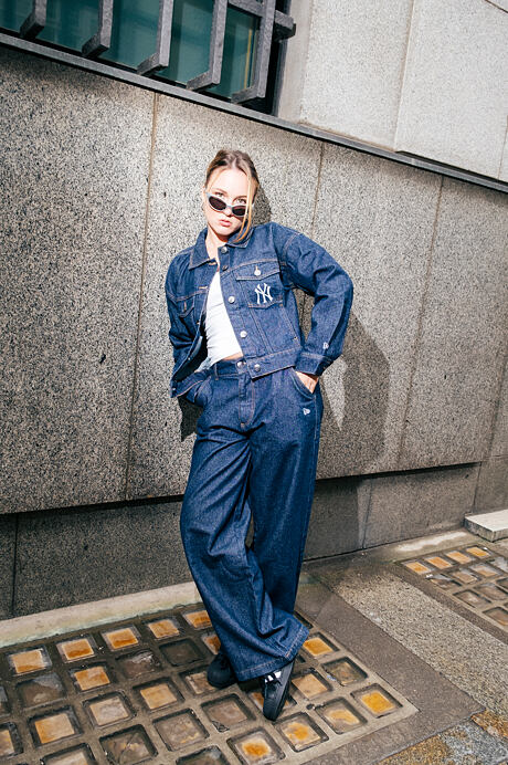 Caroline Cumrik pro New Eru