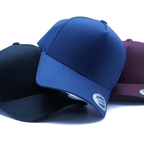 Kšiltovka Yupoong 5-Panel Curved Classic Snapback navy