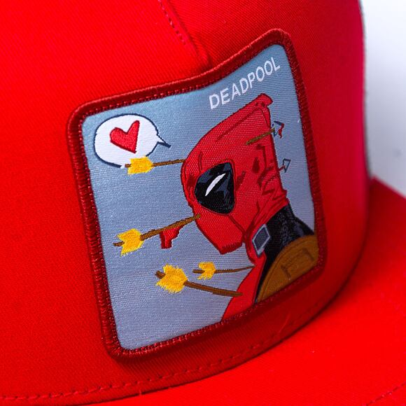 Kšiltovka Capslab Marvel Snapback - Deadpool Falls in Love - Bloody Red