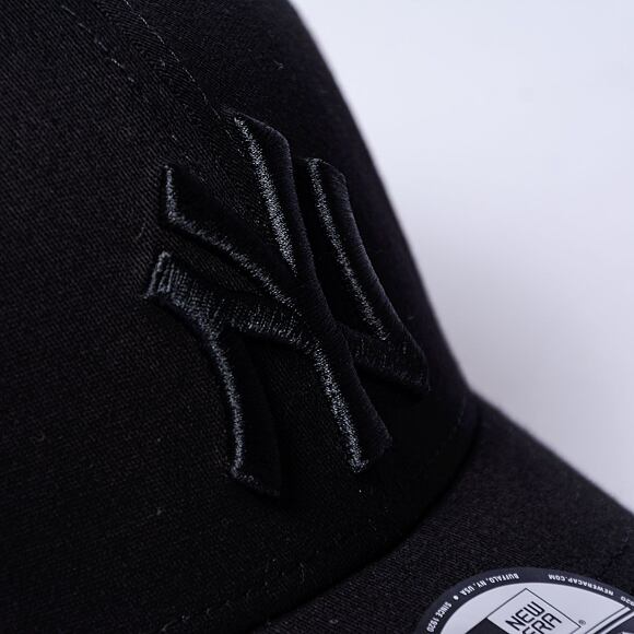 Kšiltovka New Era - 39THIRTY Monochrome - NY Yankees - Black