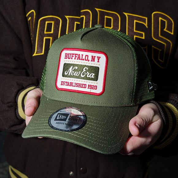 Kšiltovka New Era - Buffalo Patch 9FORTY Trucker - New Olive