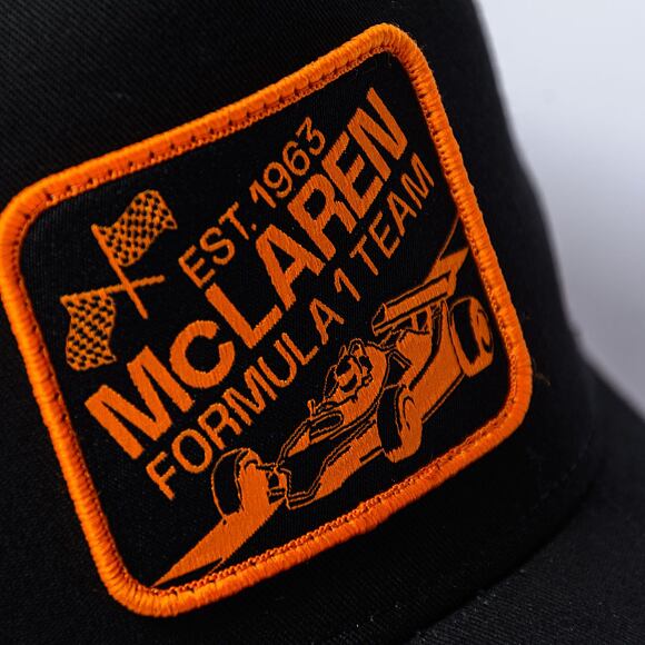 Kšiltovka New Era - 9FORTY Trucker Retro Graphic Patch - McLaren F1 - Black