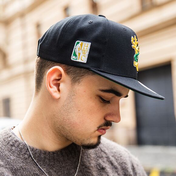 Kšiltovka Mitchell & Ness - Shine On Snapback Hwc - Milwaukee Bucks - Black