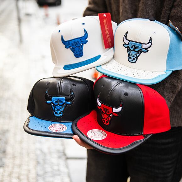 Kšiltovka Mitchell & Ness - Day One Snapback - Chicago Bulls - Black-Royal