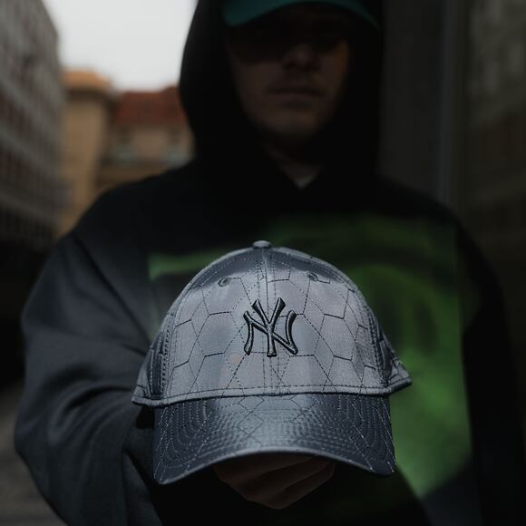 Kšiltovka New Era - 9FORTY MLB Quilted - NY Yankees - Black