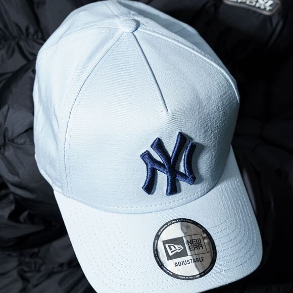 Kšiltovka New Era - MLB Essential 9FORTY A-Frame - NY Yankees - Pastel Blue / Navy