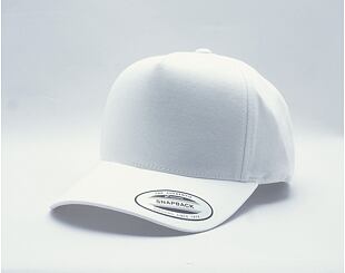 Kšiltovka Yupoong 5-Panel Curved Classic Snapback white