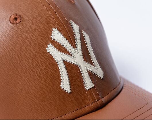 Kšiltovka New Era - 9FORTY Leather - NY Yankees - Walnut / Off White