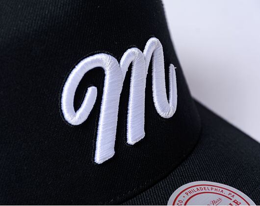 Kšiltovka Mitchell & Ness Branded Classic Mark Trucker Black