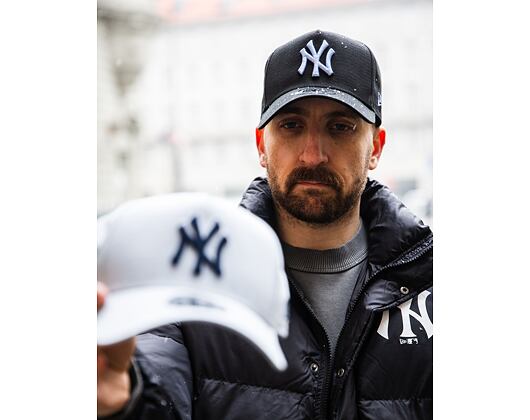 Kšiltovka New Era - MLB Essential 9FORTY A-Frame - NY Yankees - Black / Pastel Blue