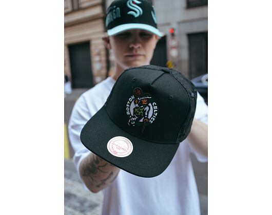 Kšiltovka NBA Monogram Trucker Boston Celtics Black