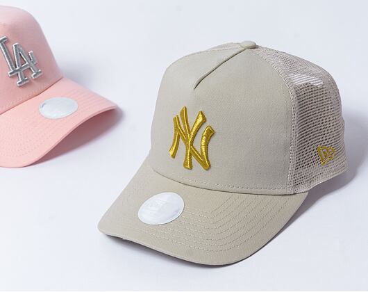 Dámská kšiltovka New Era - 9FORTY Trucker Metallic - NY Yankees - Stone / Gold