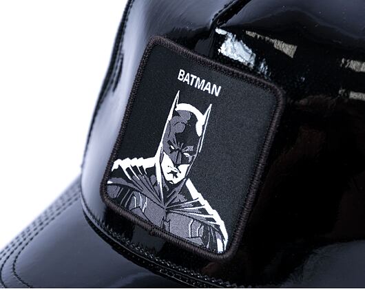 Kšiltovka Capslab DC Comics Trucker - Batman Sign - Black