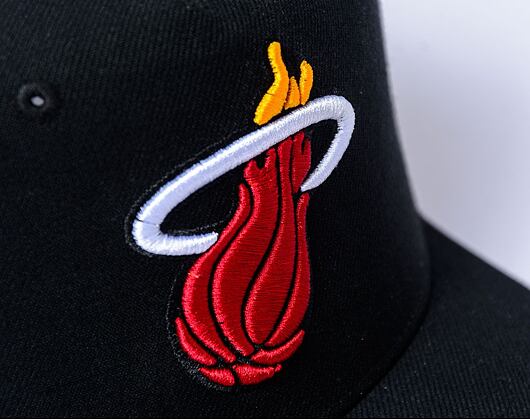 Kšiltovka NBA Monogram Trucker Miami Heat Black