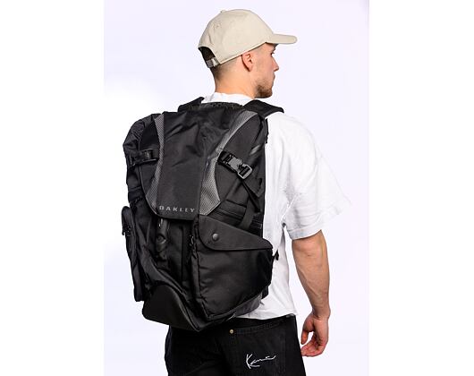 Batoh Oakley - Latitude Flex Pack - Blackout