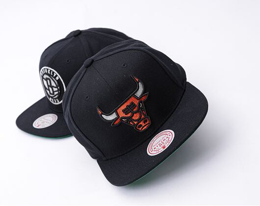 Kšiltovka Mitchell & Ness - Shine On Snapback - Chicago Bulls - Black