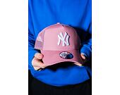 Kšiltovka New Era - MLB Essential 9FORTY Trucker - NY Yankees - Pink / White