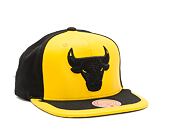 Kšiltovka Mitchell & Ness NBA Day One Snapback Bulls Yellow / Black